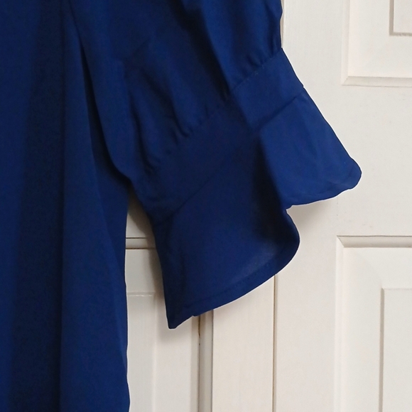 Blue Short Sleeve Tunic with V-Neck - Picture 3 of 4